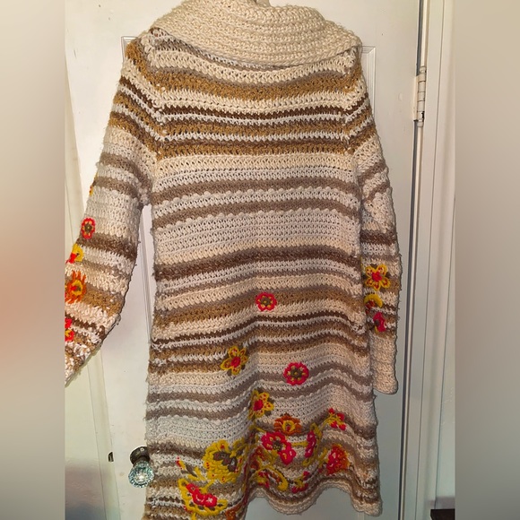 Sleeping On Snow hand stitched flower cardigan - Picture 6 of 7